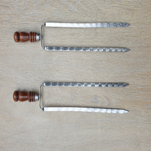 Вилка-шампур с деревянной ручкой 10Х60см.